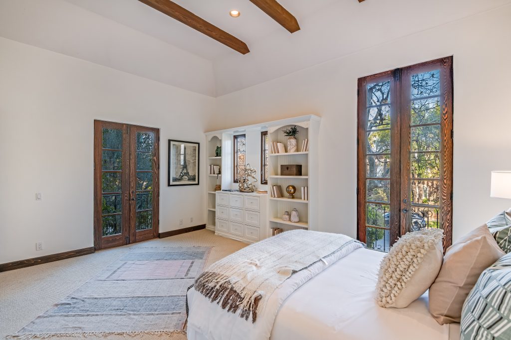 Pure romance, aglow from Hollywood’s Golden Age