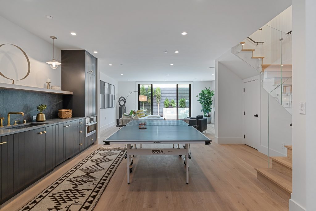 Designer-curated Russian Hill masterpiece