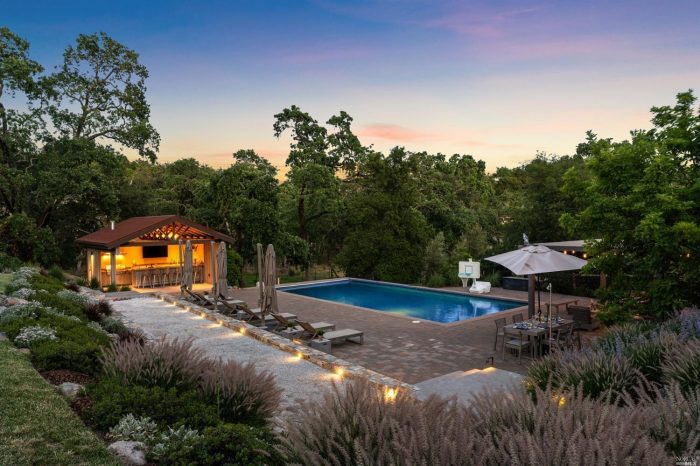 Healdsburg estate with pool