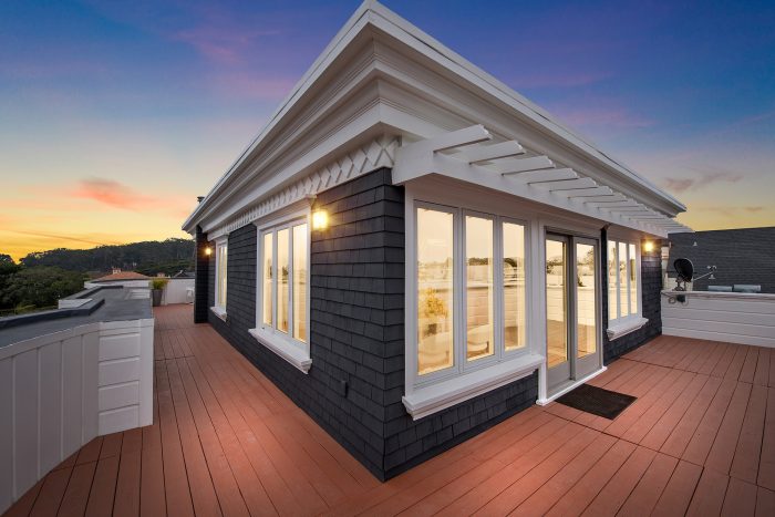 Four grand levels on prime Lake Street