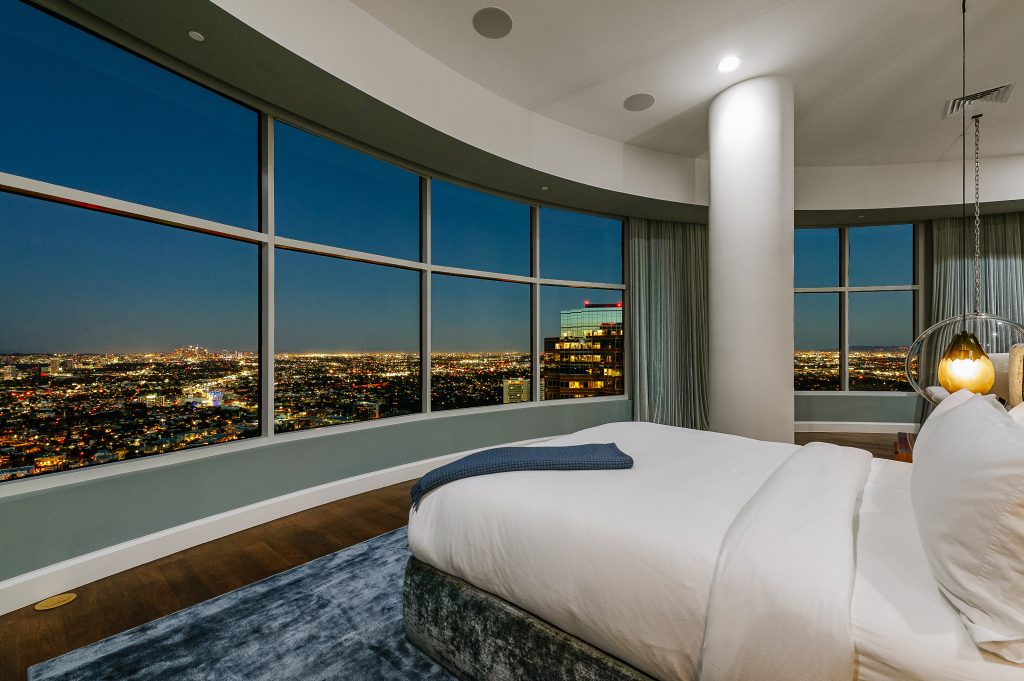 Home of the Week: Matthew Perry’s astonishing LA sky palace bedroom