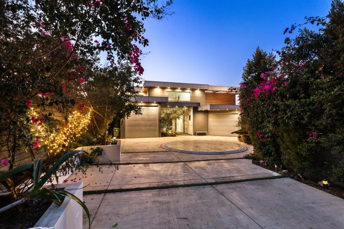 A spectacular and rare offering in Silver Lake