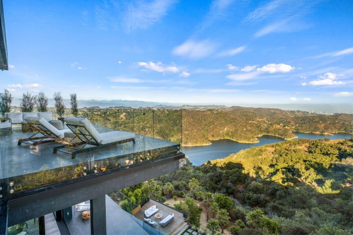 View of lake in Bel Ai