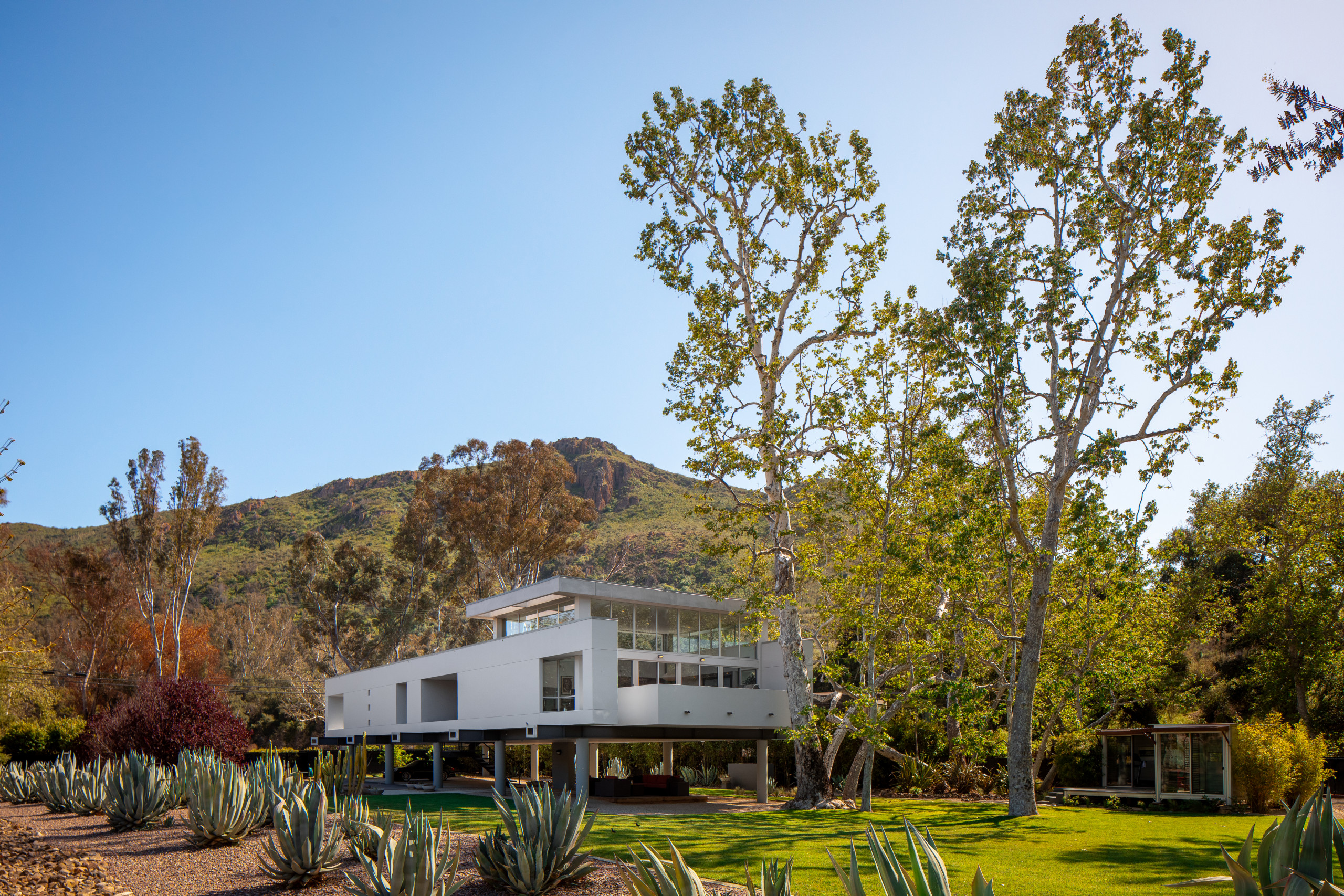 MULHOLLAND HWY virtuallyherestudios