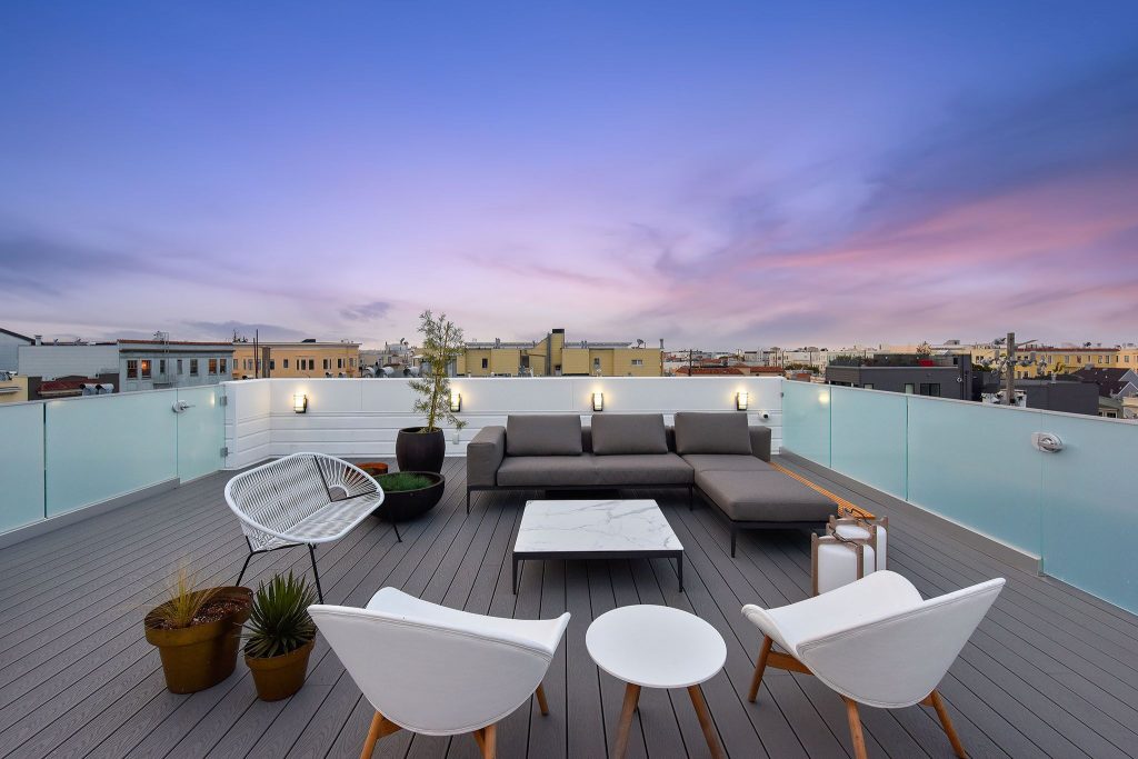 Showing deck with glass