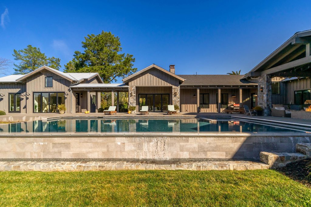 Exquisite contemporary farmhouse in Napa Valley