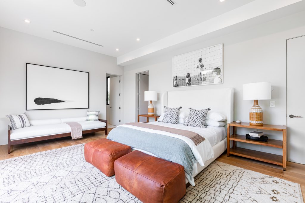 Luxuriously bold modern Norma Triangle residence