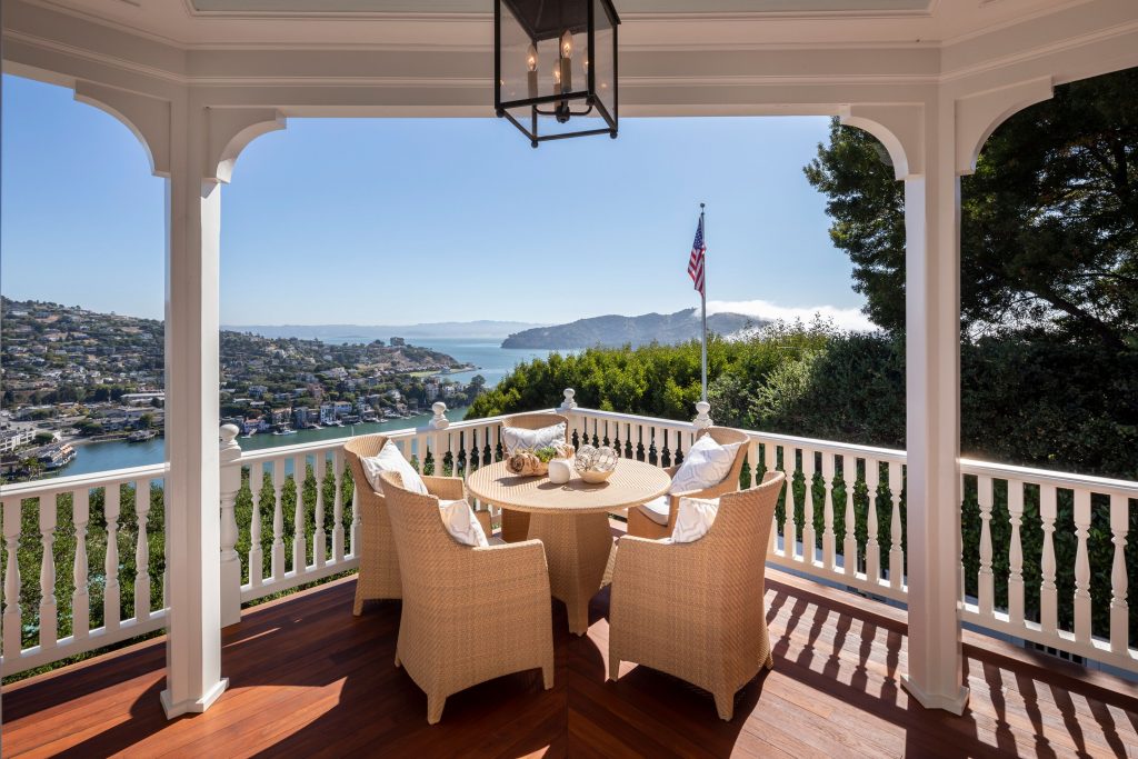 Outdoor dining area. 