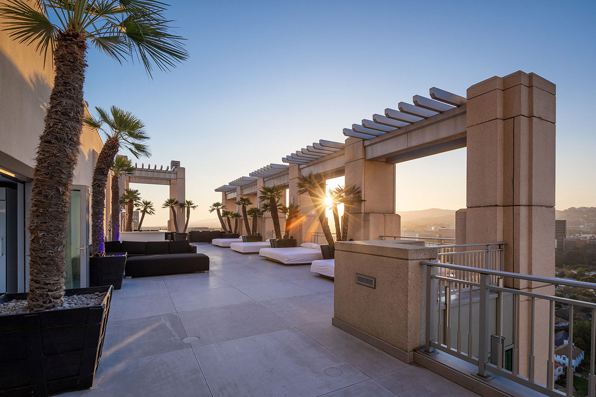 GleamingpenthouseinchicRemingtonhigh rise