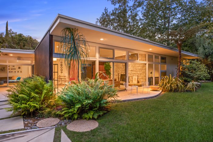 California Real Estate Blog - Mid-Century Modern Exterior 