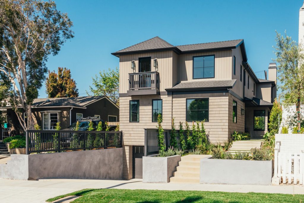 Rustic farmhouse captures natural seaside elegance