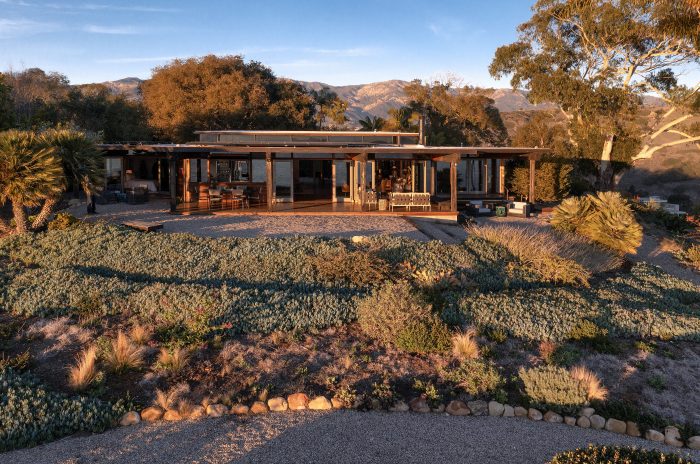 Architect’s bluff-top Santa Barbara oasis