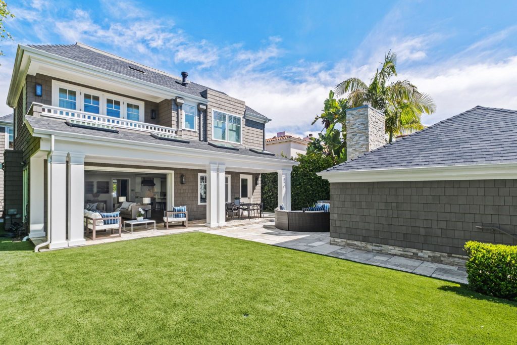 Rare retreat in prime Santa Monica backyard