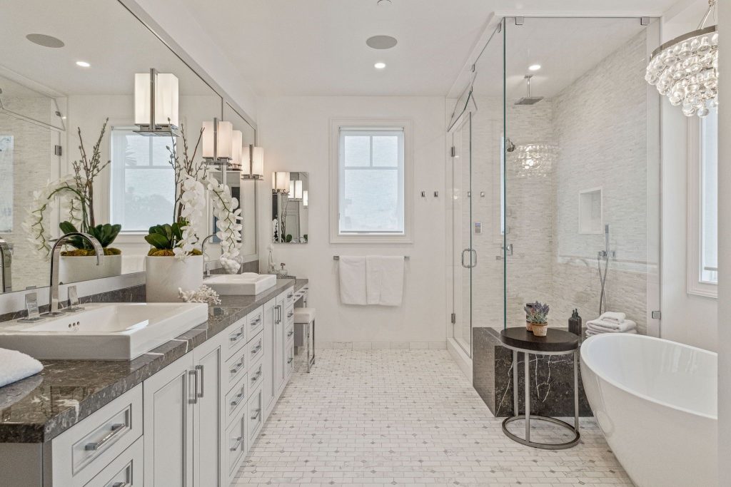 Rare retreat in prime Santa Monica bathroom
