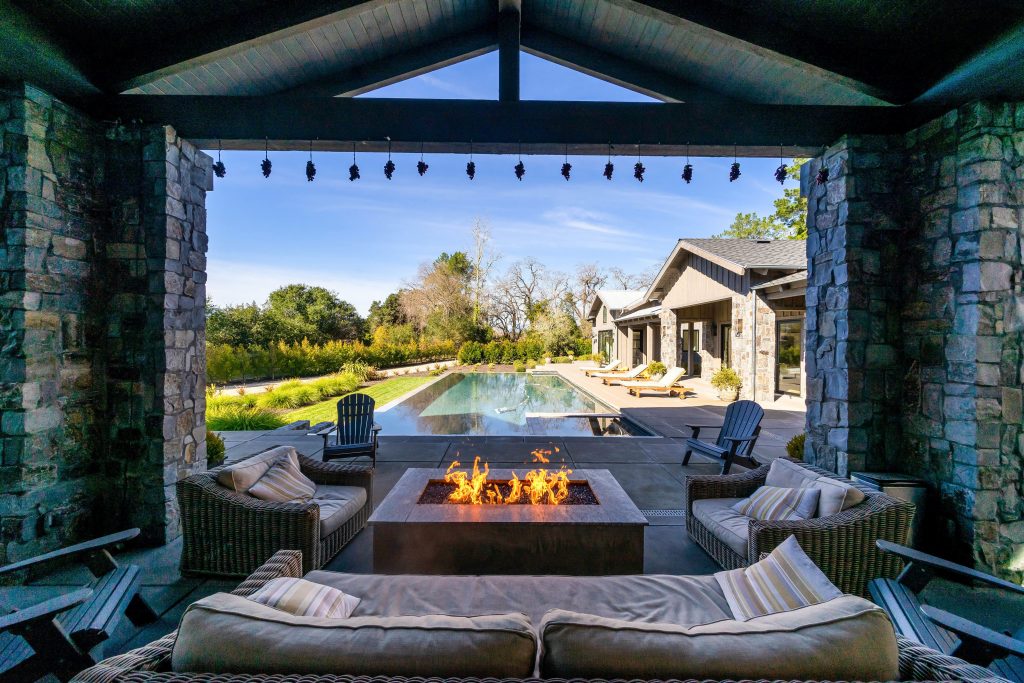 Exquisite contemporary farmhouse in Napa Valley