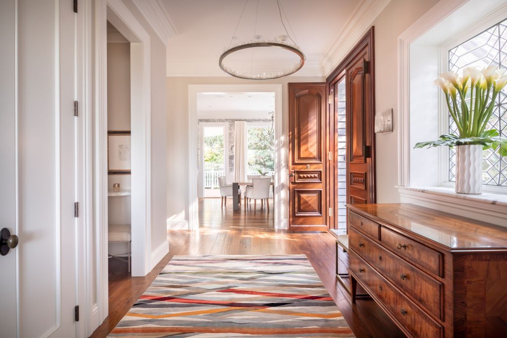 Queen Anne Victorian on Belvedere Island