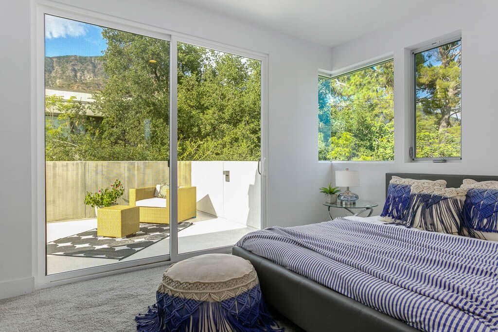 Airy modern home in Sierra Madre - master suite