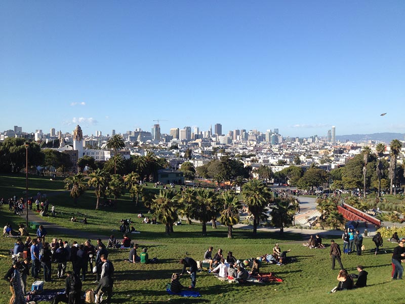 dolores park crowd