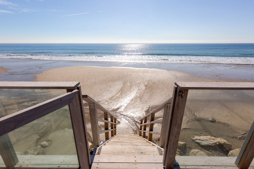 Home of the Week: Malibu Colony architectural view home