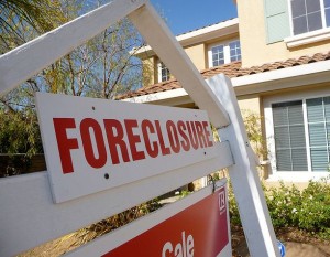foreclosurepic Photo of a forclosure sign