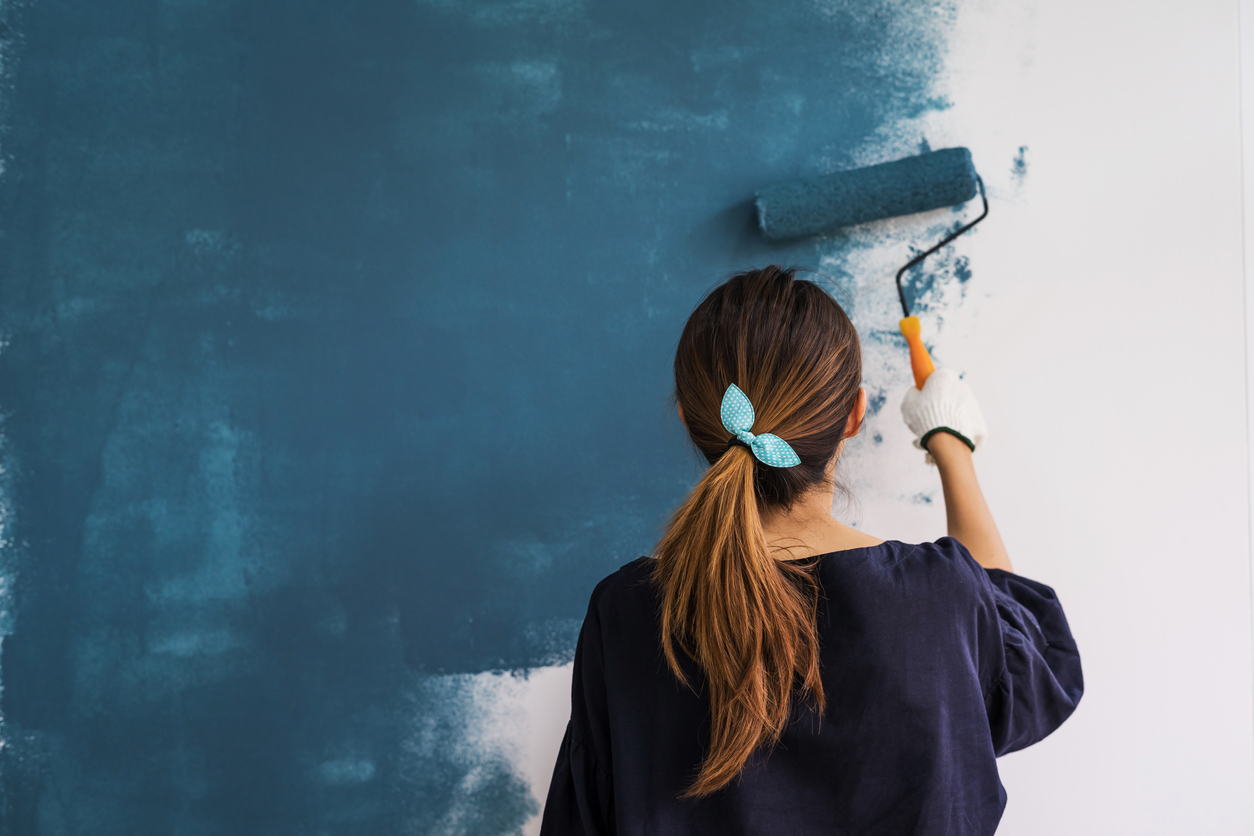 painting a wall blue