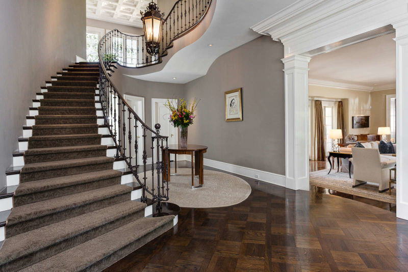 Villa style home in San Marino