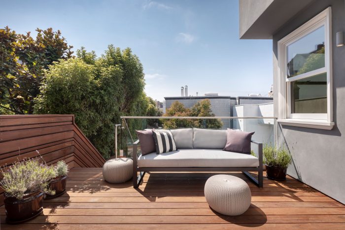 Fully redone Pacific Heights showpiece with stunning Bay views