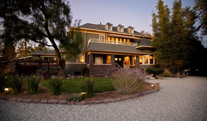 Front of Grace Mansion