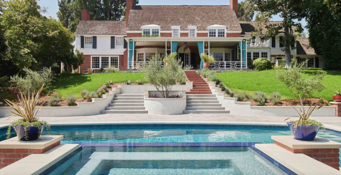 Pasadena home you can visit virtually.