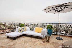 Picture of the rooftop patio