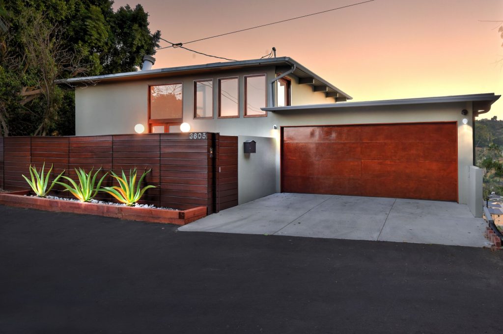Mid-Century Post & Beam in Studio City outside view